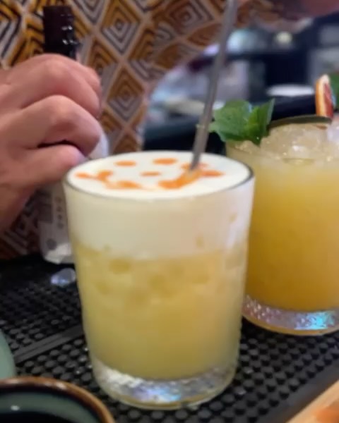 Cócteles en la barra